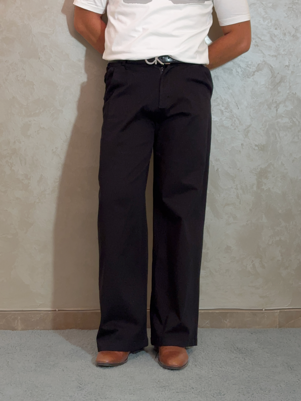 Wide Leg Pleated Pants in Black