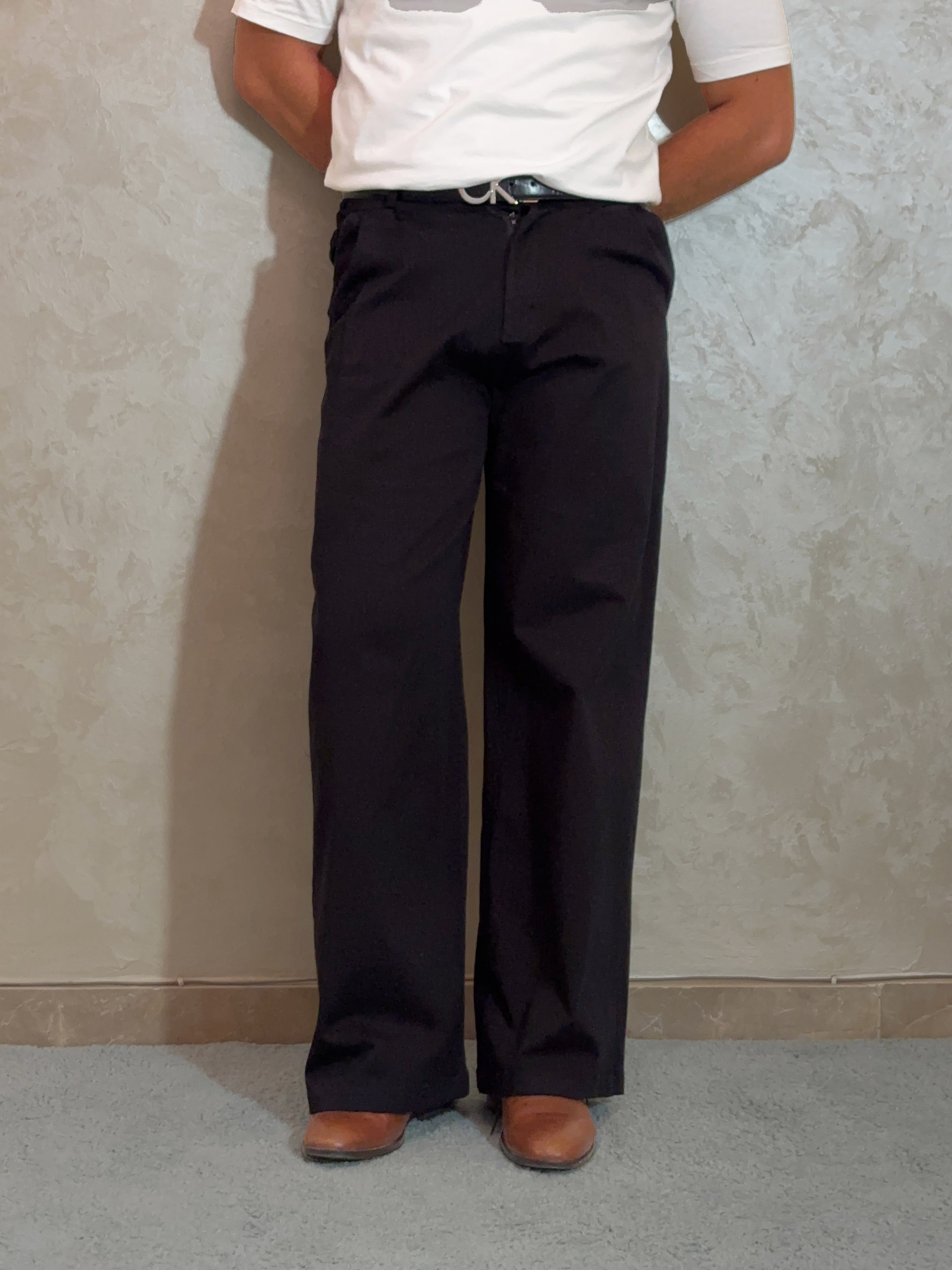Wide Leg Pleated Pants in Black